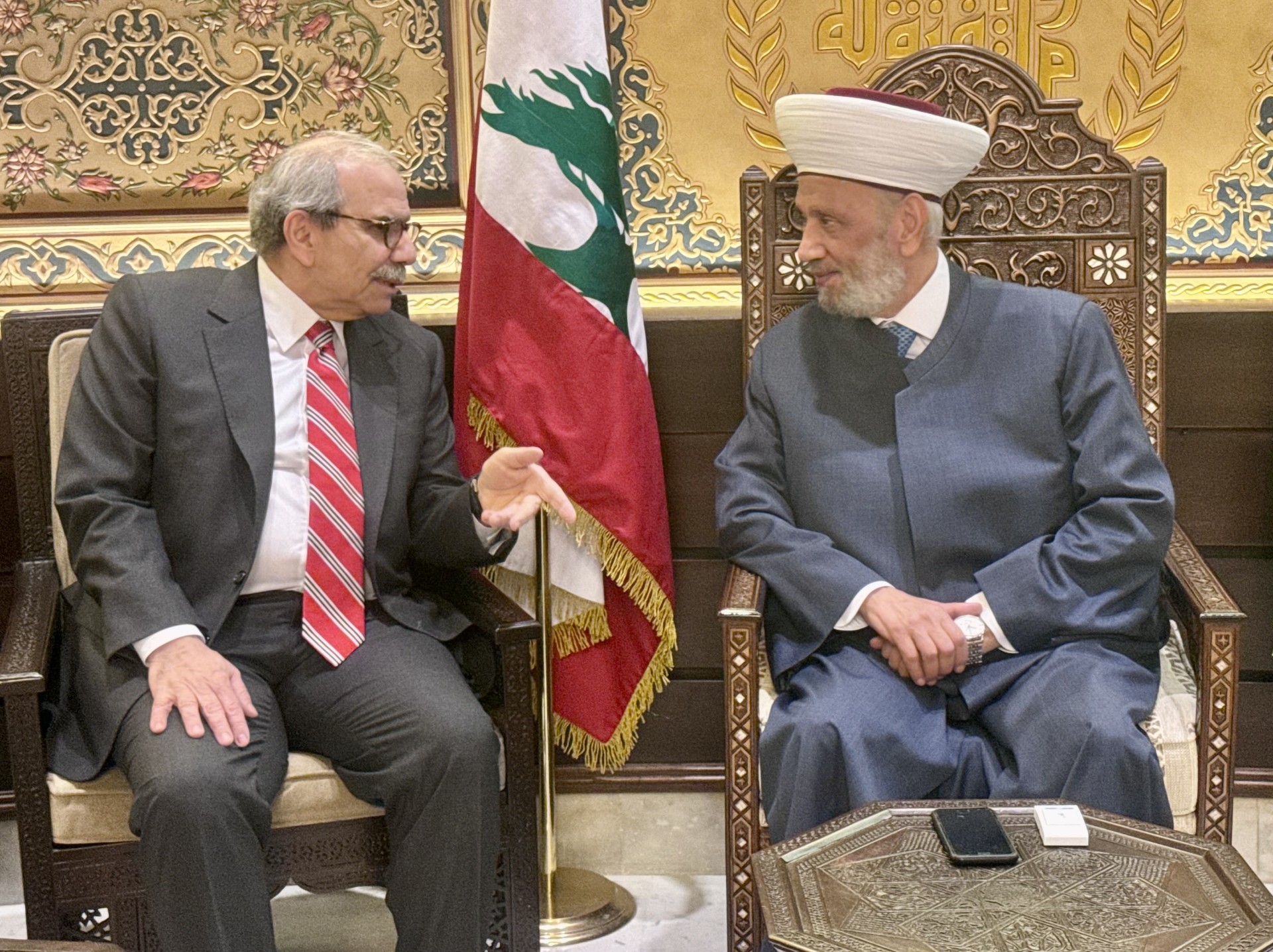 “نواف سلام في دار الفتوى: الإصلاح مستمر… والموقوفون يطرقون باب العدالة!”