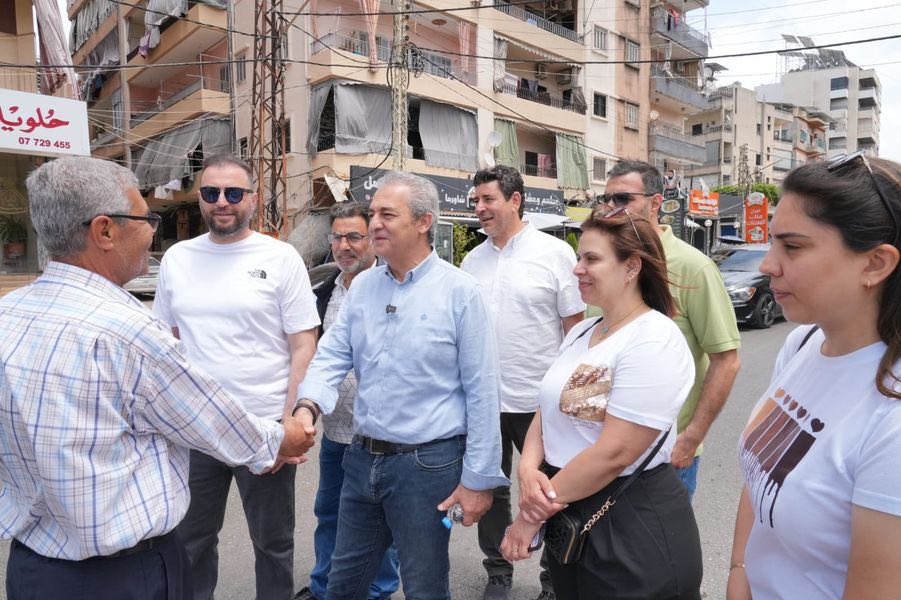 المرشح لرئاسة بلدية صيدا مصطفى حجازي وأعضاء لائحة “سوا لصيدا” جالوا في حي البراد وسط المدينة جالت لائحة “سوا لصيدا” برئاسة المرشح لرئاسة البلدية المهندس مصطفى حجازي في حي البراد في وسط المدينة.