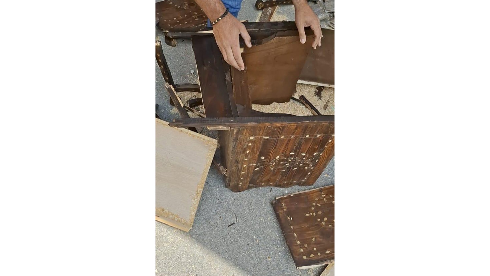 بعد توقيف مهرّب،مكتب مكافحة المخدرات المركزي يضبط كمية مخدرات مخبأة في كراسي وطاولات داخل سيارة بطريقة احترافية
