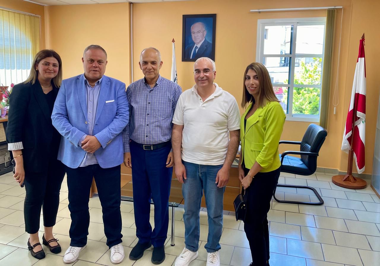 د. خالد مراد يستقبل الأستاذ وهيب سيقلي صاحب مدرسة غاردن سيتي